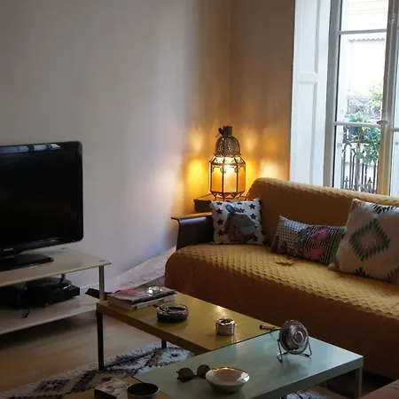 Spacious With Balcony Near The Marais Apartment Paris