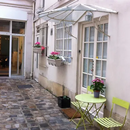 Appartement Spacious With Balcony Near The Marais *